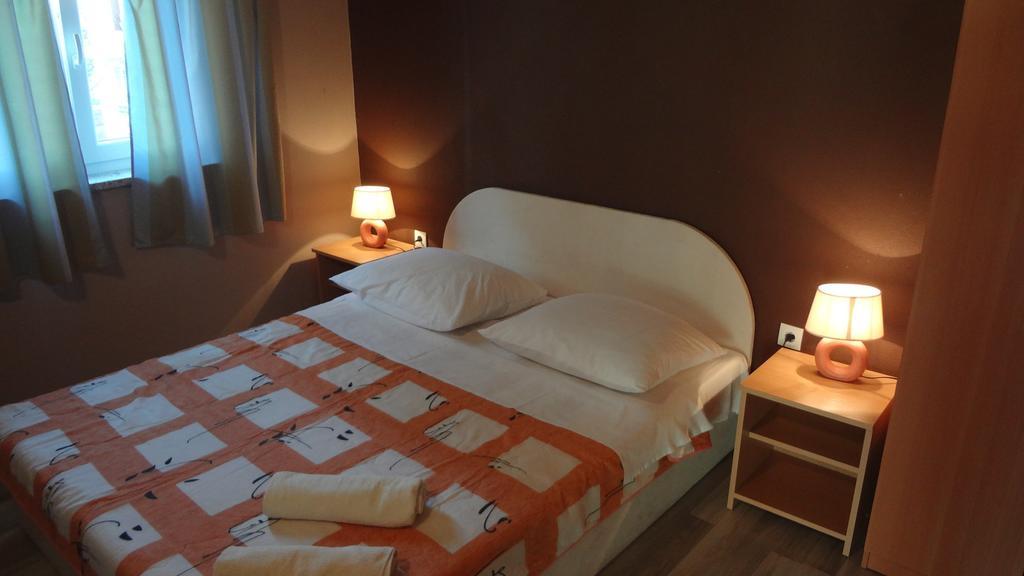 Apartments Laura I Angelina Tribalj 部屋 写真