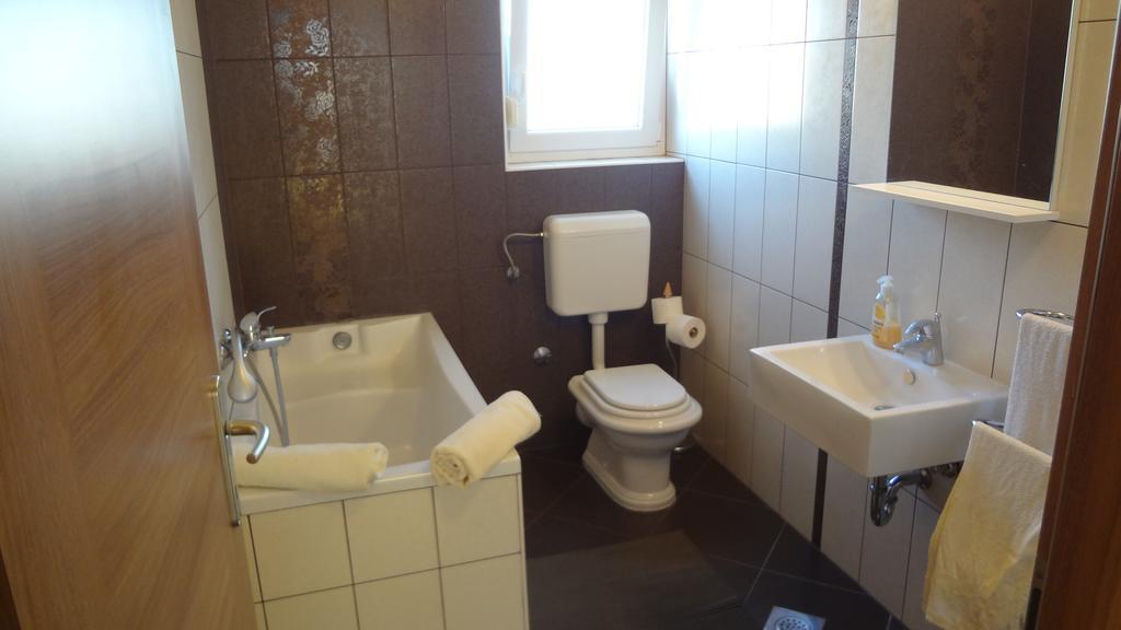 Apartments Laura I Angelina Tribalj 部屋 写真