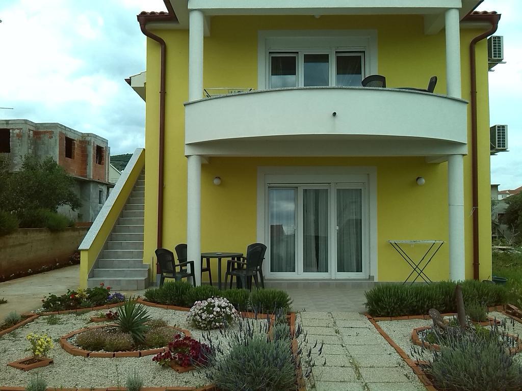 Apartments Laura I Angelina Tribalj 部屋 写真