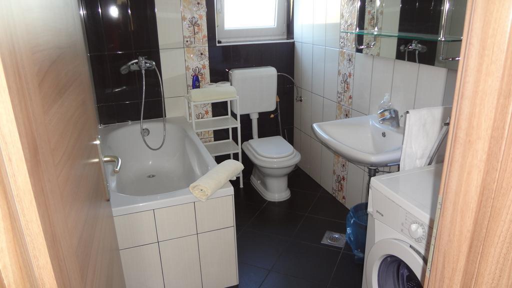 Apartments Laura I Angelina Tribalj 部屋 写真