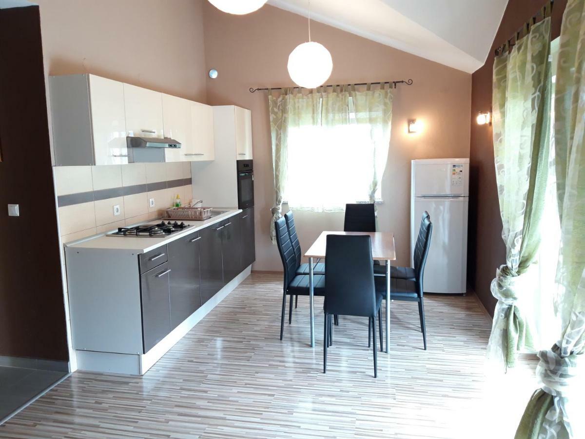 Apartments Laura I Angelina Tribalj エクステリア 写真